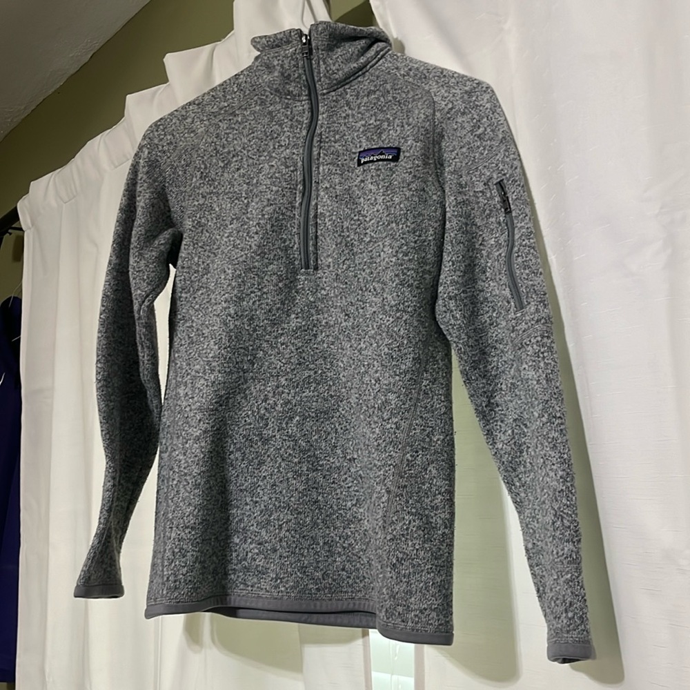 Women’s charcoal Heathered Patagonia quarter zip pullover EUC